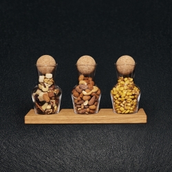 Set mit Holzbrett hell, Kork und Karaffen