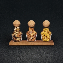 Set mit Holzbrett dunkel, Kork und Karaffen